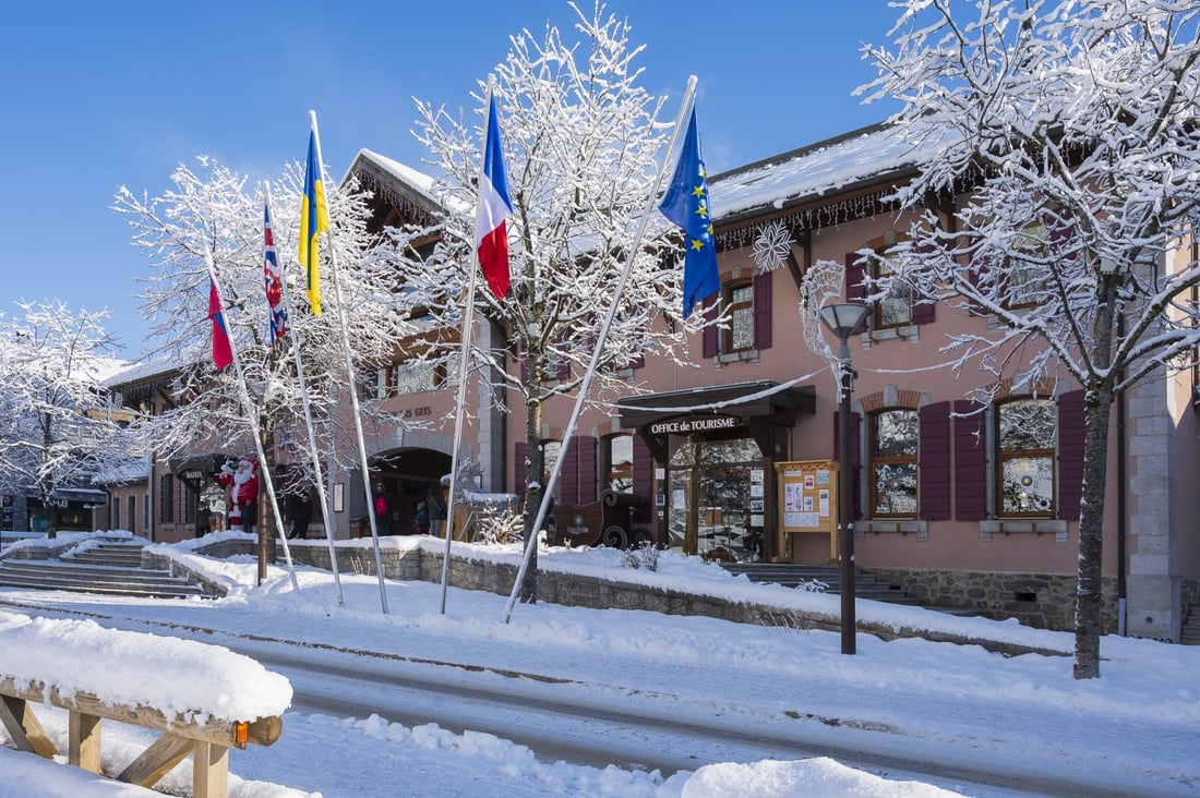 Great Snow Conditions in Les Gets before the lifts open