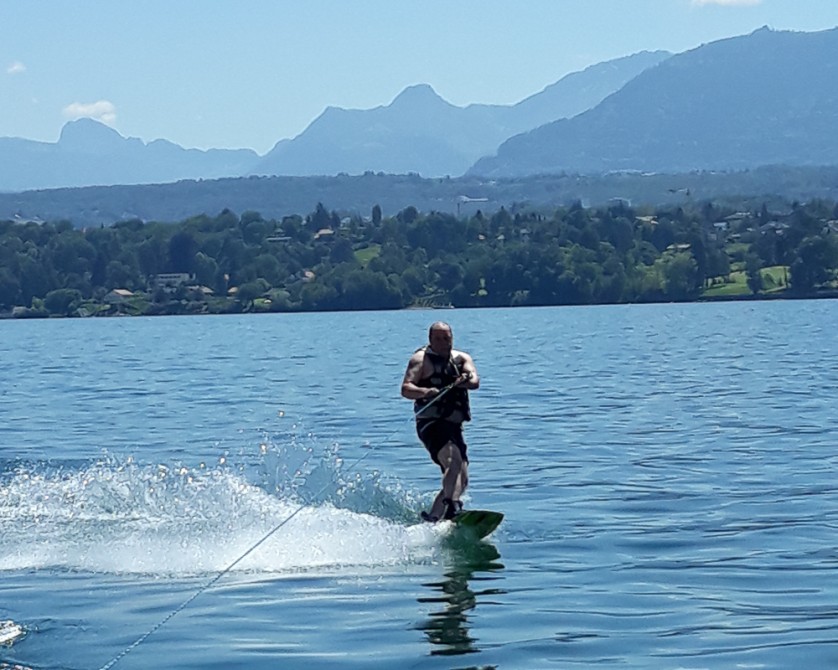 Que faire aux alentours des Gets - Ski nautique sur le Lac Léman