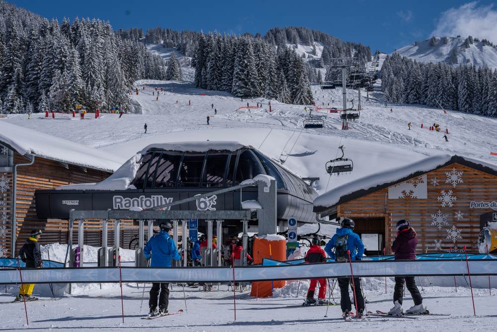 Blue skies, fresh snow, great Piste Conditions - Les Gets