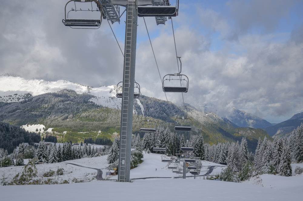 First Snow - 20cm this morning on the Chavannes Side