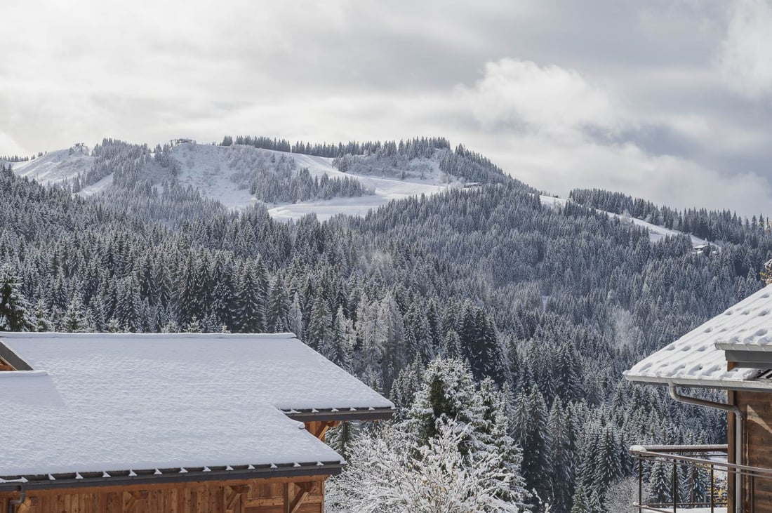 Neige fraîche et préparation des pistes