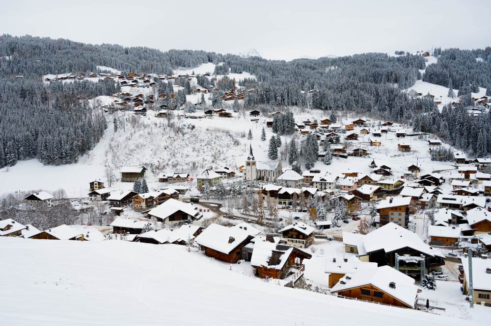 Les Gets - Photos enneigées de la station avant l'ouverture anticipée du domaine skiable