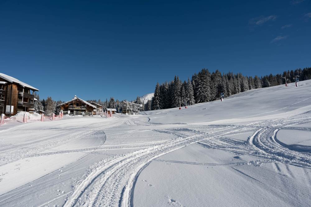 Les Gets - Photos enneigées de la station avant l'ouverture anticipée du domaine skiable