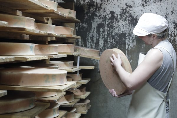 La Fruitière des Perrières - The Cheese farm in Les Gets