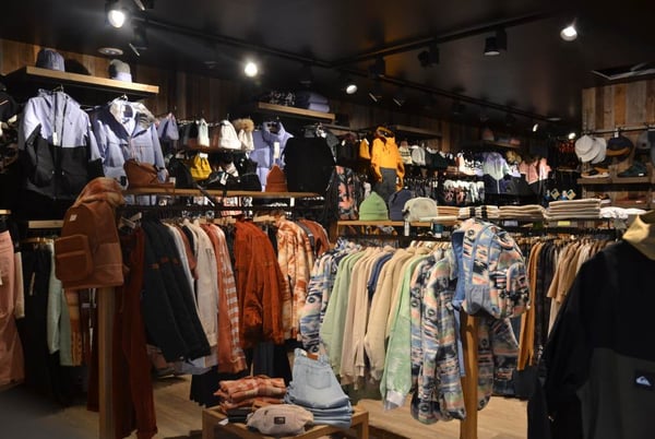 The Hub - Les Gets : Location de matériel et magasin