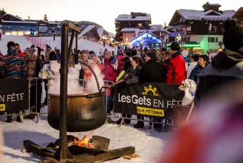 Les Gets - Welcome drink - Torch light descent - Ski holidays