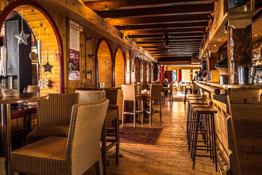 La Grande Laniere - Après-ski pub terrace - La Turche