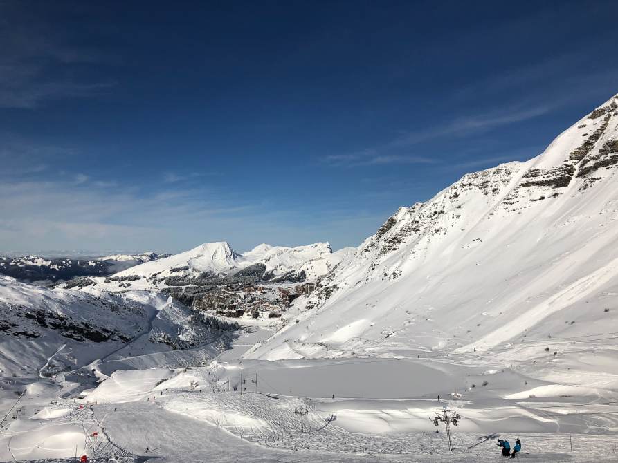 Lifts Open Early - Skiing in Avoriaz at the weekend