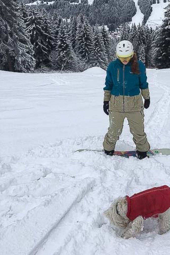 Locals enjoying today's snow and ice skating - 26 Nov '17