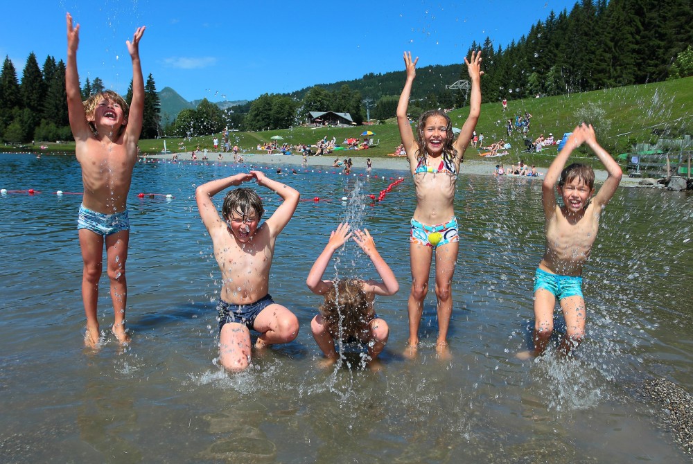The lake and Wit Bit Water Park - Family activities