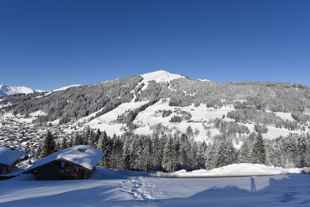 Skiing on Mont Chery - Les Gets - Everything you need to know